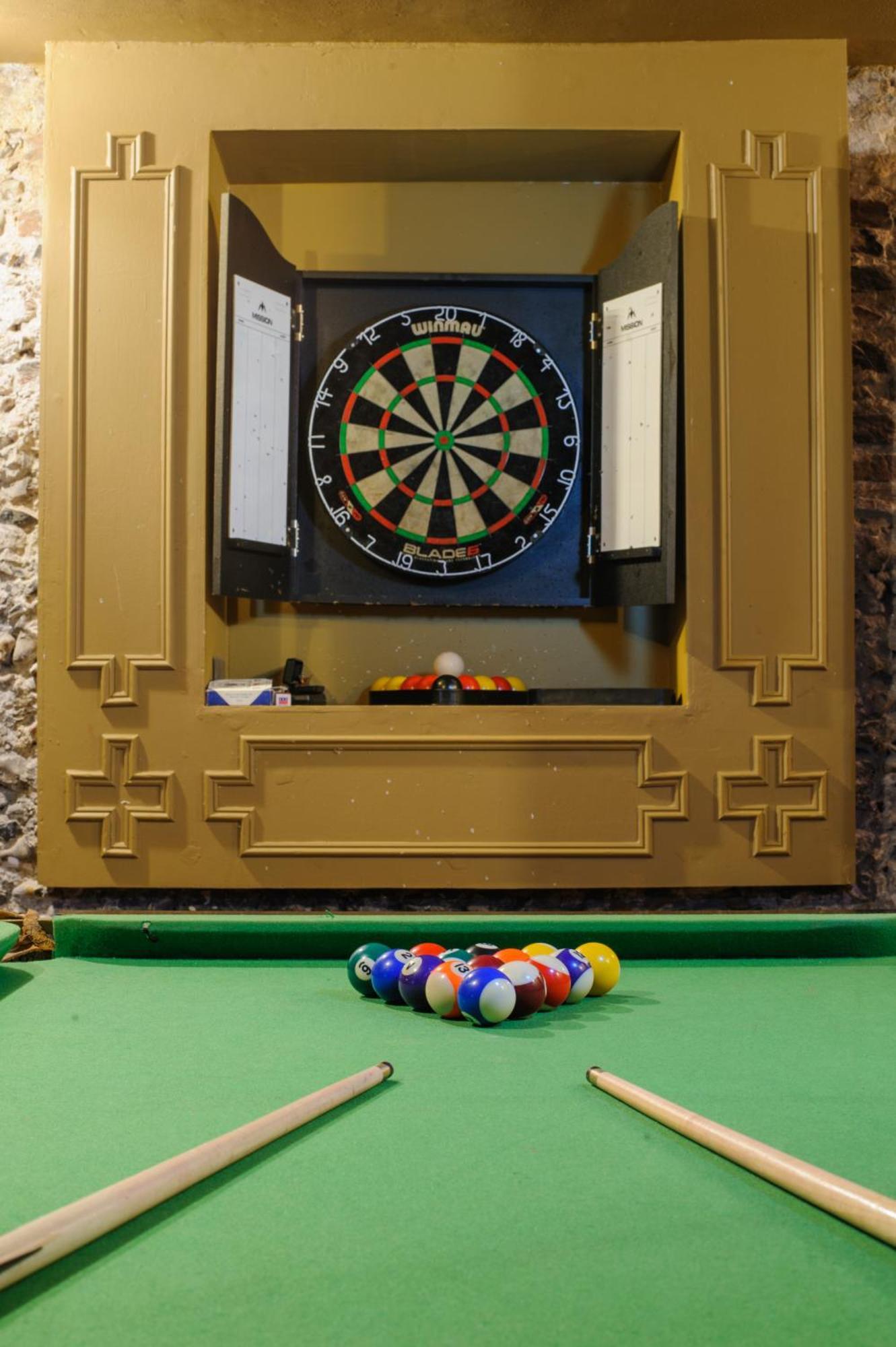 Huge Deluxe 600 Year Old Essex Manor, Hot Tub, Cinema Room, Sky Tv Saffron Walden Esterno foto