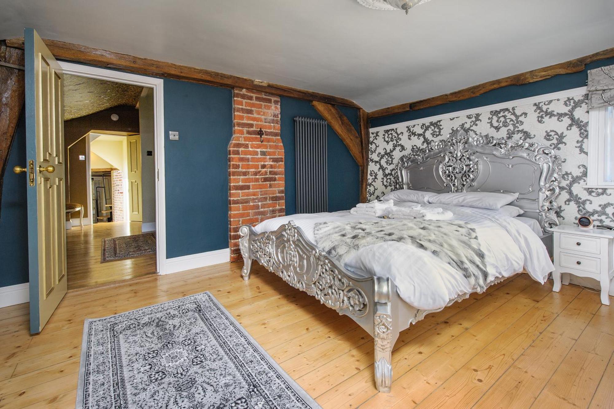 Huge Deluxe 600 Year Old Essex Manor, Hot Tub, Cinema Room, Sky Tv Saffron Walden Esterno foto