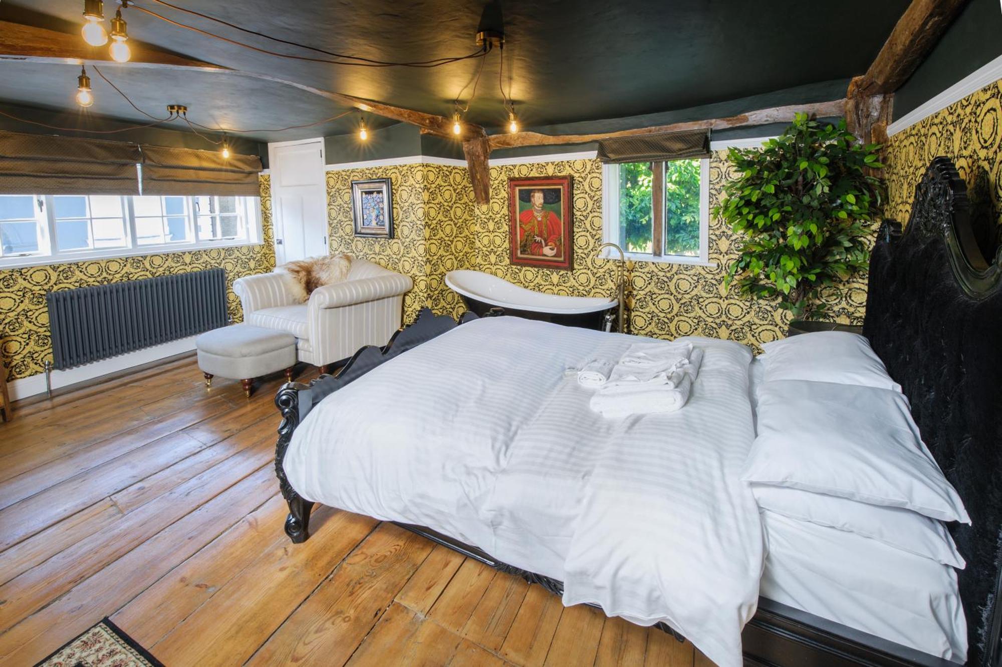 Huge Deluxe 600 Year Old Essex Manor, Hot Tub, Cinema Room, Sky Tv Saffron Walden Esterno foto