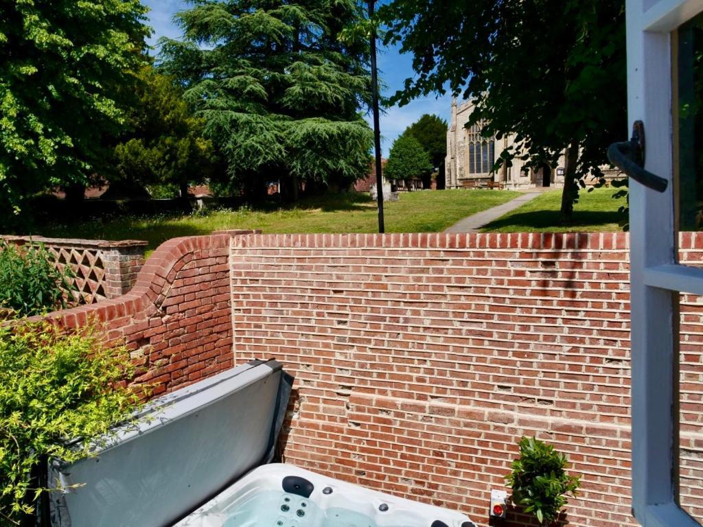 Huge Deluxe 600 Year Old Essex Manor, Hot Tub, Cinema Room, Sky Tv Saffron Walden Esterno foto