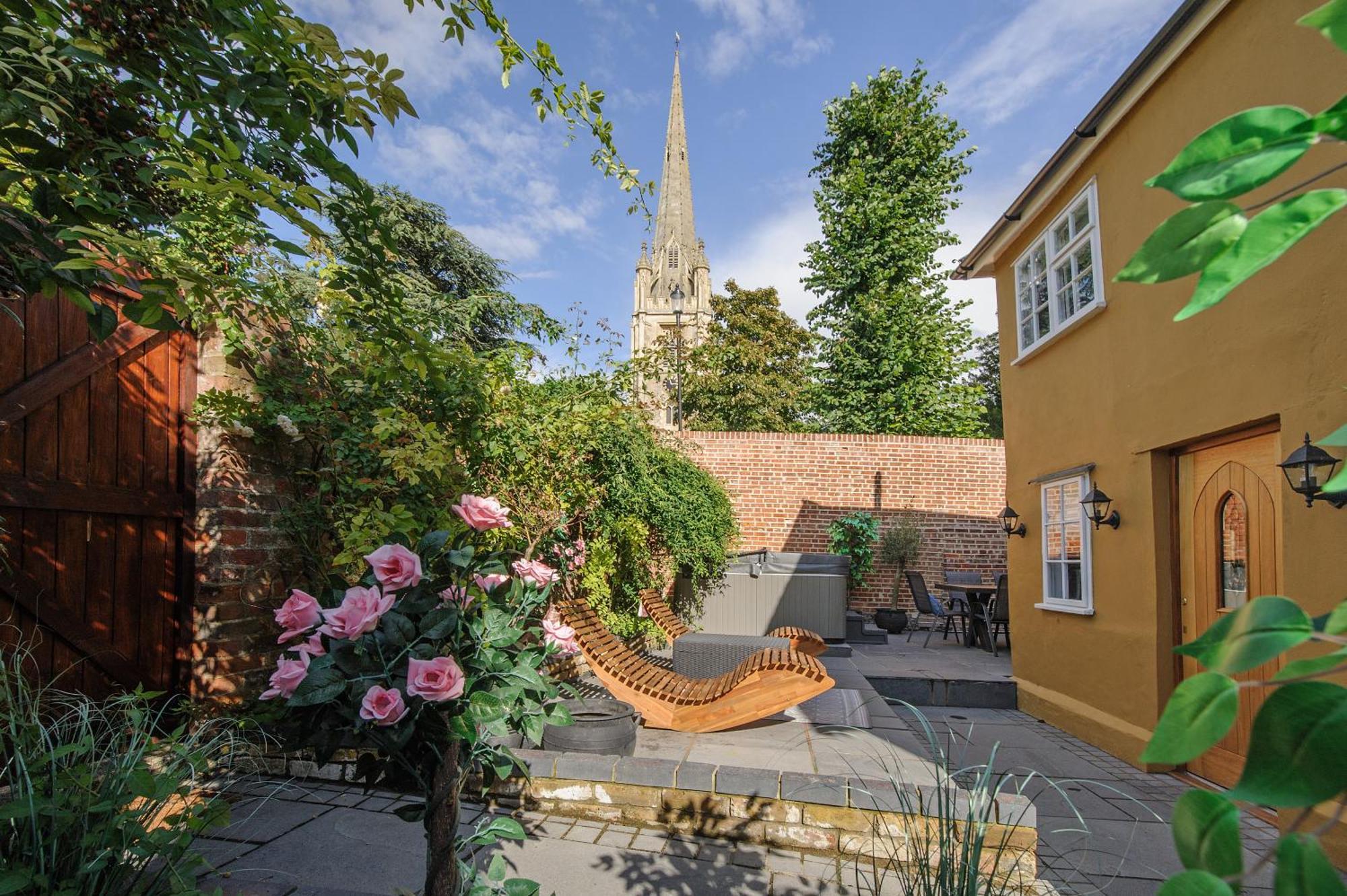 Huge Deluxe 600 Year Old Essex Manor, Hot Tub, Cinema Room, Sky Tv Saffron Walden Esterno foto